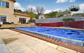 Stunning apartment in Pont-St-Esprit with Outdoor swimming pool and WiFi